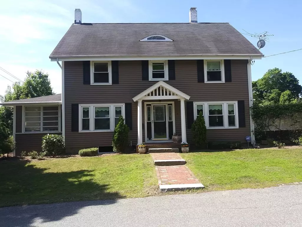 Abington, MA 02351,4 Maple St