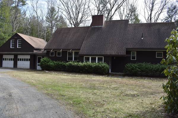 338 W Pelham Rd, Shutesbury, MA 01072