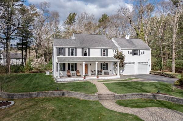 18 Chilton Ln, Rochester, MA 02770