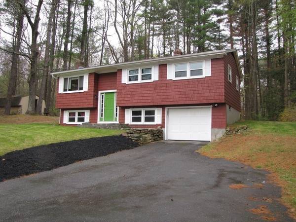 4 Forest Dr, Holland, MA 01521