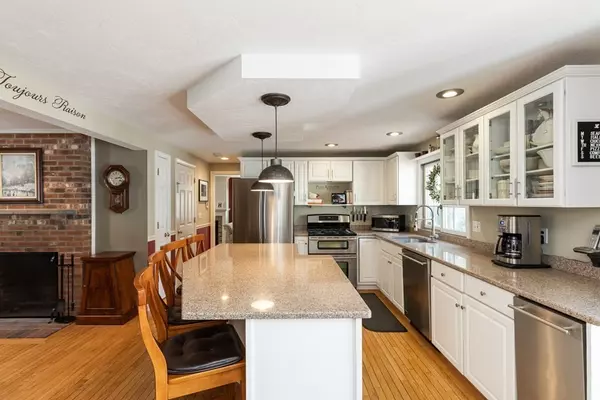 Falmouth, MA 02536,11 Quimby Ln