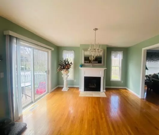 Tyngsborough, MA 01879,2 Marla Cir