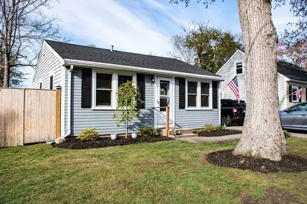 75 Edwards Rd, Marshfield, MA 02050