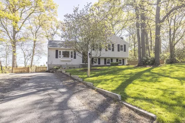 14 Rush Pond Rd, Lakeville, MA 02347