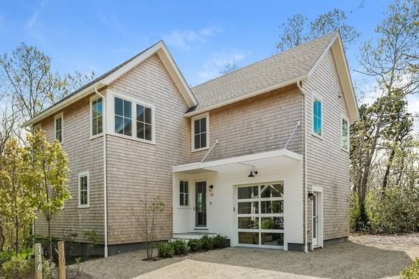 118 Highland Ave, Falmouth, MA 02556