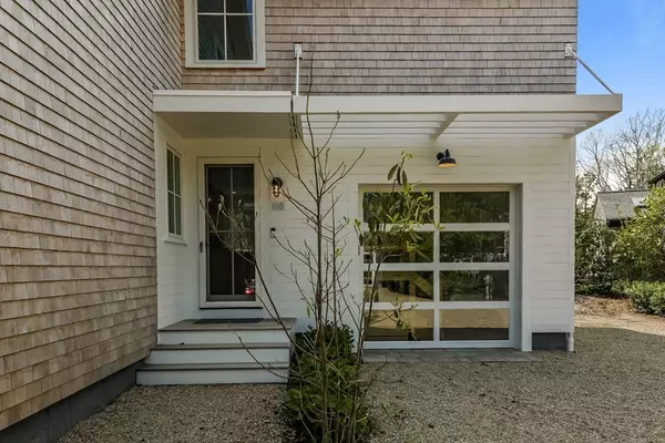 Falmouth, MA 02556,118 Highland Ave