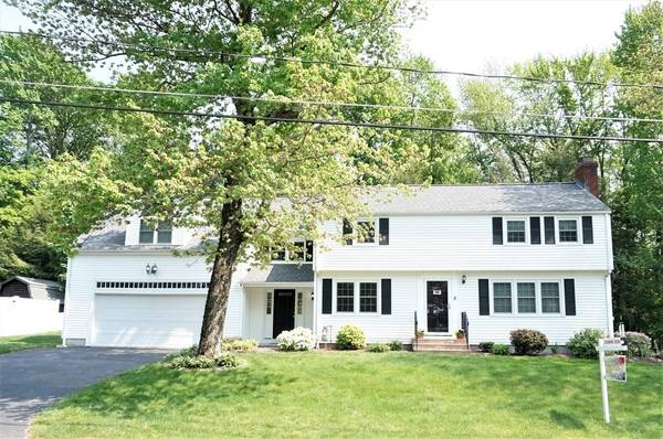 8 Denfeld Dr, Westborough, MA 01581