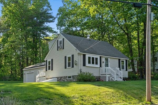 74 Parham Rd, Tyngsborough, MA 01879