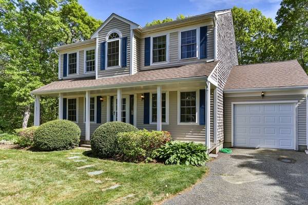 7 Dover Ln, Bourne, MA 02532