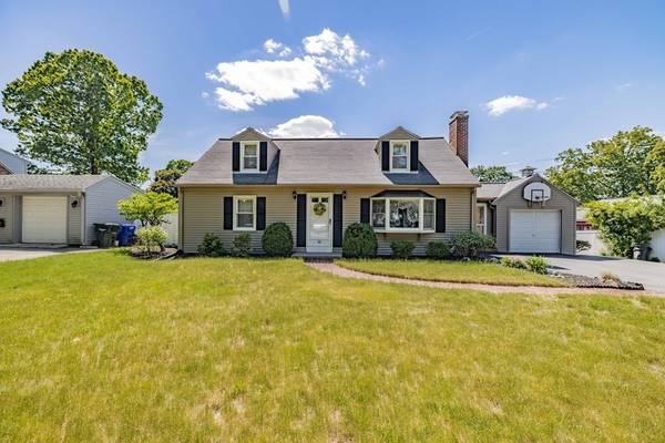 68 Old Brook Rd, Springfield, MA 01118