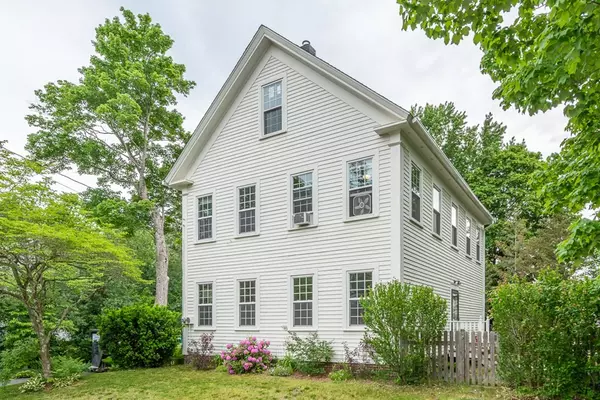 13 Cross St, Pepperell, MA 01463