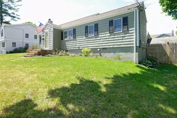 Lynnfield, MA 01940,24 Ashwood Rd