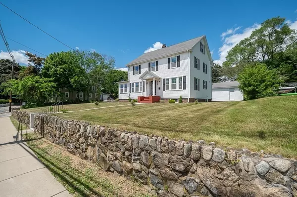 17 Topsfield Road, Ipswich, MA 01938