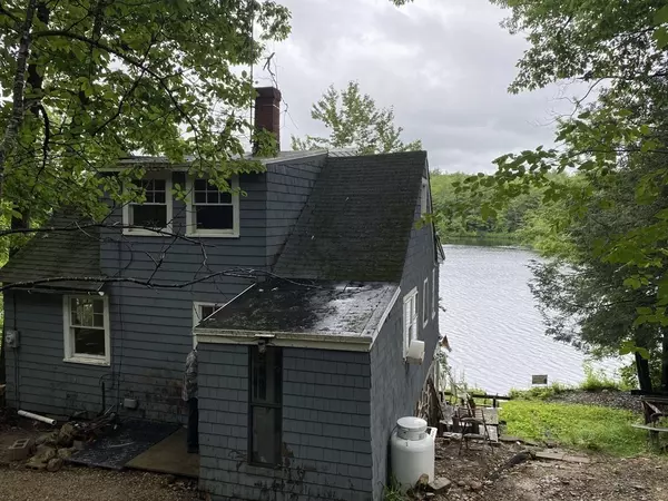 25 Watatic Pond Rd, Ashburnham, MA 01430