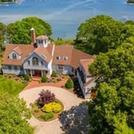 10 Wheatfield Lane, Dennis, MA 02670