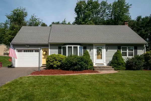 7 Lynn Ann Dr, Holyoke, MA 01040