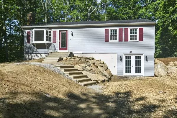 56 Kimball Hill Road, Holland, MA 01521