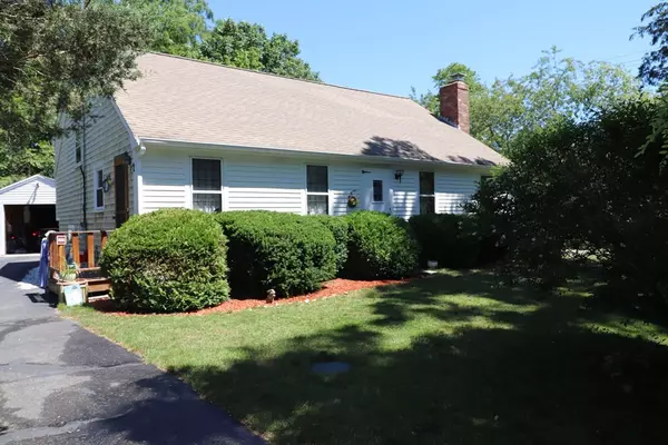 2 Village Ln, Yarmouth, MA 02675