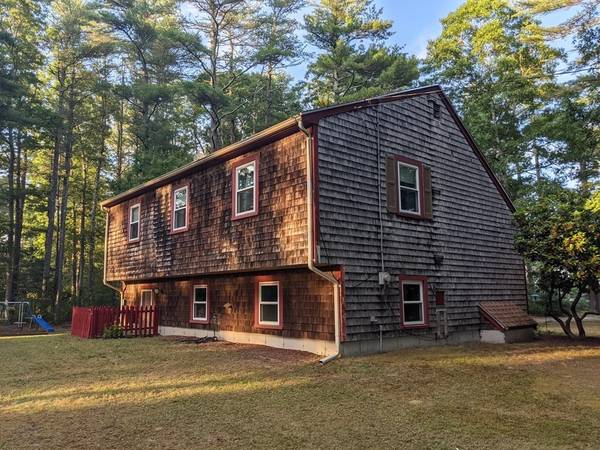 47 Rochester Road, Carver, MA 02330