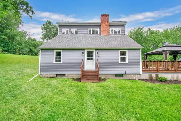 130 Warren Rd, Brimfield, MA 01010