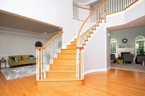 20 Olympic Court, Walpole, MA 02032