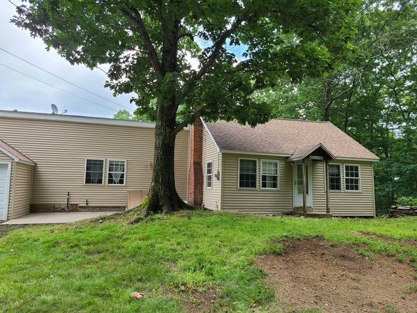 27 Cherokee Rd, Holland, MA 01521