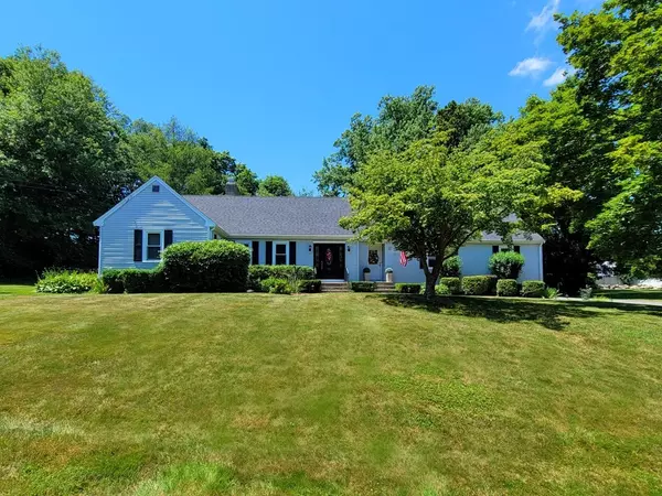 136 Ridgewood Dr, Norwood, MA 02062