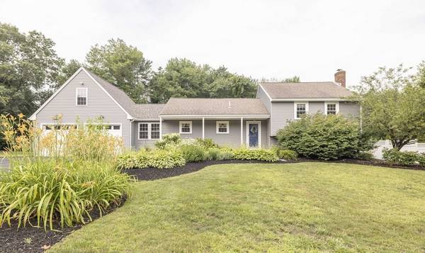 215 Dailey Dr, Franklin, MA 02038