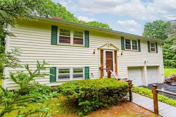 18 Cobb Rd, Ashburnham, MA 01430