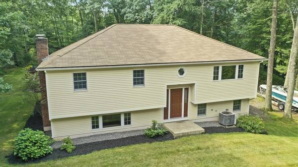 16 Horne Drive, Sutton, MA 01590