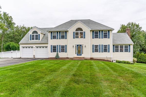 57 Clover Hill Cir, Tyngsborough, MA 01879