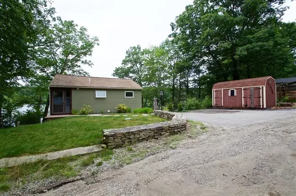 Douglas, MA 01516,7 Laurel Glades