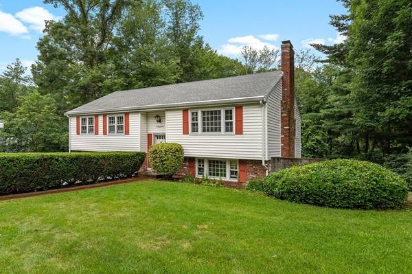 31 Hancock Rd, Hingham, MA 02043