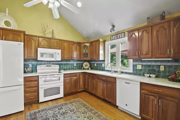 Sutton, MA 01590,3 Okemo Ridge Road