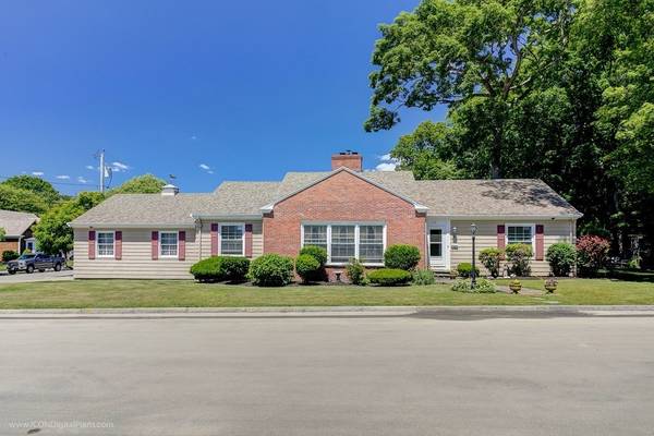 330 Harvard St, Fall River, MA 02720