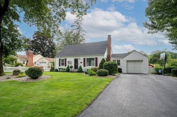 16 Robinson Rd, West Springfield, MA 01089