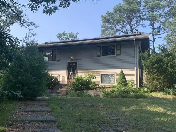 1 Shangri La Blvd, Wareham, MA 02538