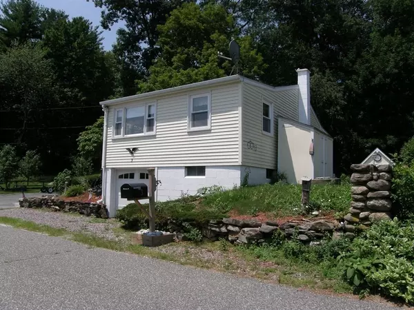 Charlton, MA 01507,3 Glen Echo Shore Road