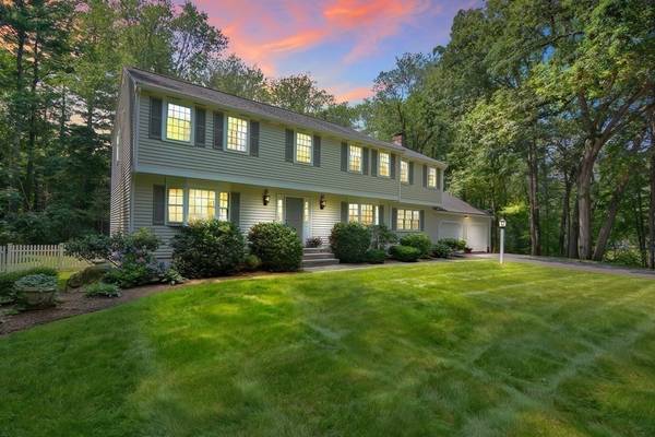 1 Seneca Street, Medfield, MA 02052