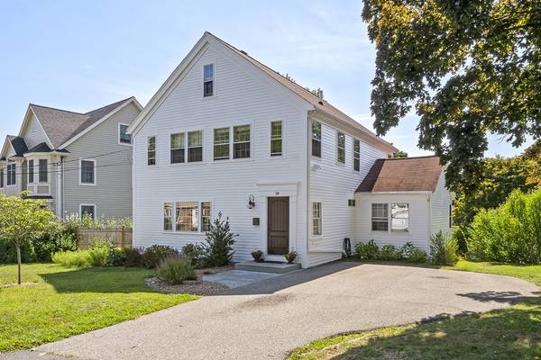 28 Longmeadow Rd, Arlington, MA 02474