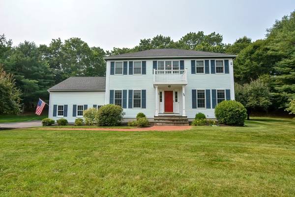 34 Shepherd St, Foxboro, MA 02035