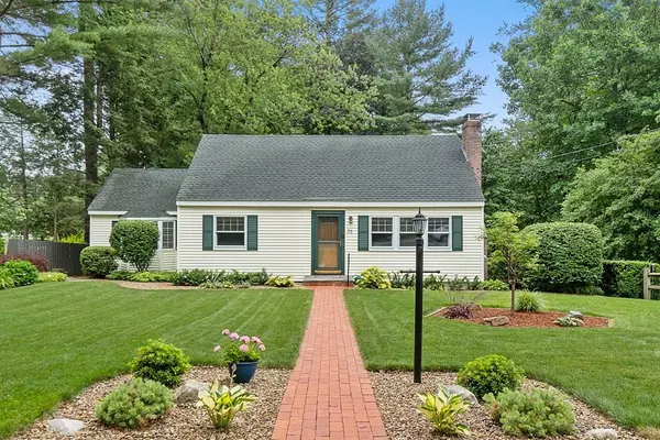 35 Mohawk Dr, Acton, MA 01720