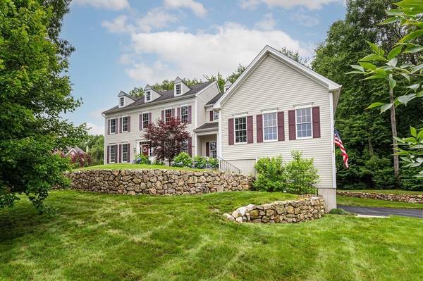 8 Summit Way, Hopkinton, MA 01748