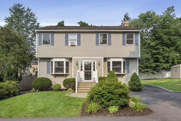 15 Houlton St, Bedford, MA 01730