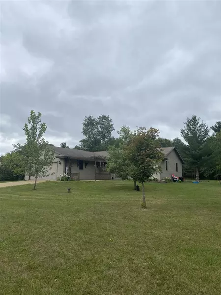 N4255 Lake Dr, Brodhead, WI 53520