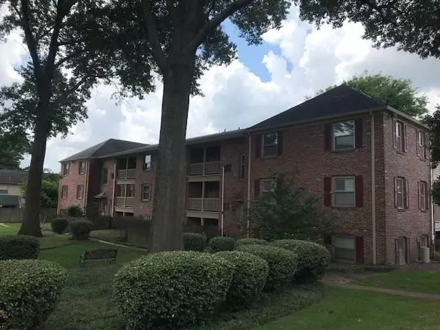 1201 MIDDLE CT #302M, Memphis, TN 38119