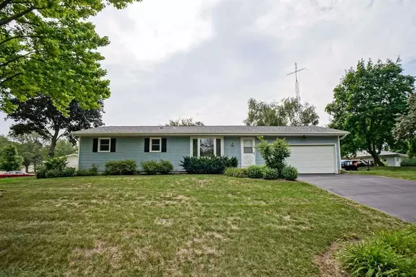 200 Maple Dr, Waterloo, WI 53594