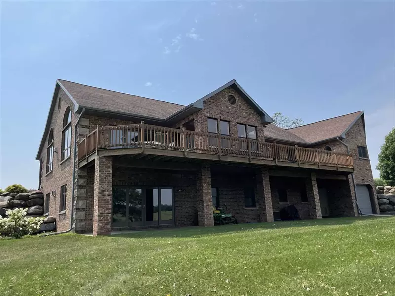 4241 Reeson Rd, Barneveld, WI 53507