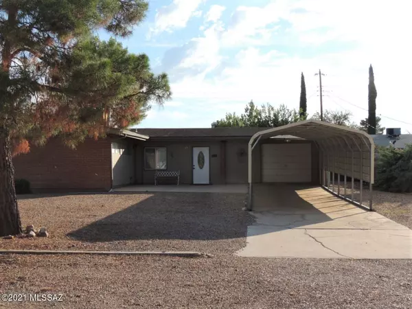 323 N Flynn Jans Court, Pearce, AZ 85625