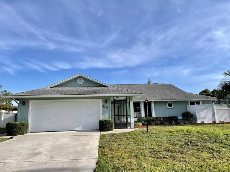 761 SE Fallon DR, Port Saint Lucie, FL 34983